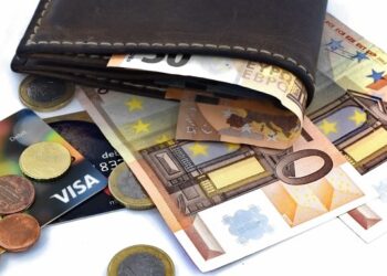 Inflation Metrics: CPI, PCE, Bank Policy 